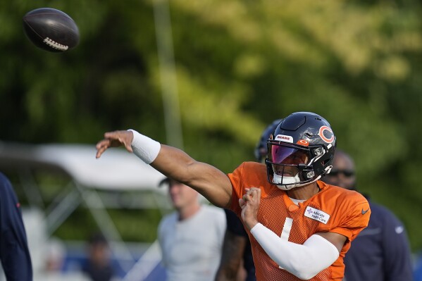 Richardson Fields garner the spotlight as Bears and Colts